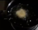 A picture of step 7 of Medhu vadai / Urad Vadai.
