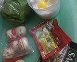 Foto langkah ke 1 dari resep Tumis Jamur Kuping dengan Bakso & Daun So/Daun Melinjo.