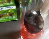 Foto langkah ke 3 dari resep Strawberry matcha.