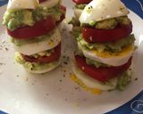 Foto del passaggio 5 della ricetta Antipasto di uova, avocado e pomodori