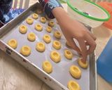 Foto langkah ke 4 dari resep Cookies selai blueberry & strawberry.