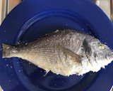 Foto del paso 6 de la receta: Dorada a la sal en microondas