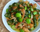 Foto langkah ke 4 dari resep Ikan Asin Bulu Ayam Oseng Cabe Ijo.