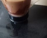 A picture of step 2 of Banana and nutella milk shake.