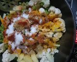 A picture of step 4 of Aloo gobhi.