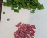 Foto del paso 3 de la receta: Omelette Cebolla Morada, Salame y Cebollín