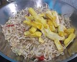 Foto langkah ke 3 dari resep Tumis Toge / Kecambah Tahu Saos tiram.