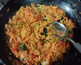 Foto del paso 2 de la receta: Fideos con salsa caserita fácil de vegetales 🌸🌿