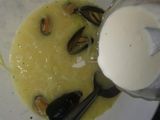 Sopa de mejillones al azafrán