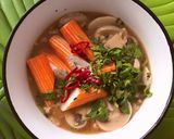 Hình bước làm 3 của món Mì Gói Nấu Nấm Mỡ & Thanh Cua Surimi