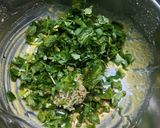 A picture of step 2 of Methi Pakoda.