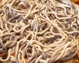 Foto del paso 2 de la receta: Verduras con gulas y langostinos