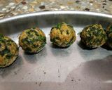 A picture of step 7 of मेथी मुठिया.