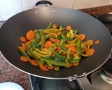 Foto del paso 5 de la receta: Wok de pollo con berenjena y zapallitos