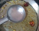 A picture of step 1 of Hyderbadi achri bindhi.