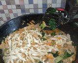 Foto langkah ke 8 dari resep Mie Kwetiau Kuah.