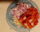 Foto langkah ke 1 dari resep Sayur tumis pokcay ayam dan tempe goreng.
