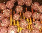 صورة لخطوة 3 من وصفة مثوم عراسي 🍖 باللحم والجبن