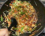 A picture of step 3 of Twisted Chilli Garlic Pasta with Chicken.