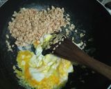 Foto langkah ke 3 dari resep Nasi goreng oat (nasi goreng tanpa nasi).