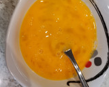 Foto del paso 1 de la receta: Tortilla francesa rellena de jamón York y queso