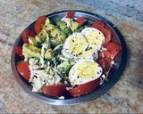 Foto del paso 1 de la receta: Ensalada de repollo tomate huevo y palta