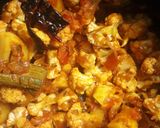 A picture of step 8 of Cauliflower masala.