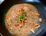 รูปขั้นตอนการทำที่ 4 ของ ถั่วฝักยาวผกะปิใส่ไก่