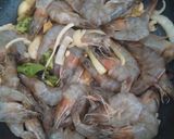 Foto langkah ke 2 dari resep Udang Saos Tiram.