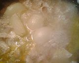 A picture of step 4 of Chicken and onion gravy.