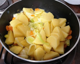 Foto del paso 1 de la receta: Crema de puerro y patata