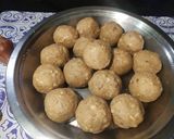 गोंद बाजरे के लड्डू (gond bajre ke ladoo recipe in Hindi) रेसिपी चरण 5 फोटो