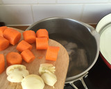 A picture of step 2 of Chinese Celery with Pork Soup.