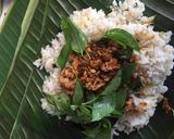 Foto langkah ke 5 dari resep Nasi Liwet Bakar Isi Pampis Tongkol dan Ayam Suwir Pedas.