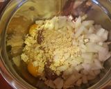 A picture of step 1 of Mom's Meatloaf.