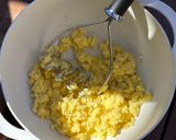 A picture of step 2 of Crispy Potato Balls.