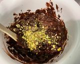 Une image de l'étape 8 de Fondants au chocolat, rice krispies, abricots et pistaches.