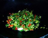 A picture of step 2 of Kanya 's Mussels in Hot Basils.