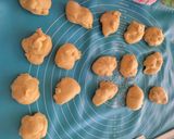 Foto langkah ke 5 dari resep Donat Coklat.
