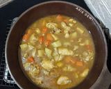 Foto langkah ke 8 dari resep Kari Ayam ala Jepang tanpa Santan (menggunakan bumbu instan).