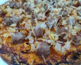 Foto del paso 4 de la receta: Pizza de hamburguesa con cebolla y Queso (invención mía)