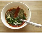 Zöldséges szalámis pizza recept fázis 2 fotója