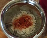 A picture of step 2 of Fried Onions / Pakora.