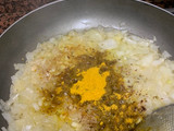 Arroz con tofu al curry