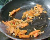 A picture of step 4 of Spaghetti Pasta Bolognese with Soya and Veggies.
