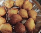 आटे और सूजी के पुए (Aate aur suji ke puye recipe in Hindi) रेसिपी चरण 2 फोटो