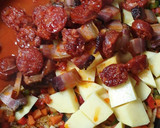 Foto del paso 2 de la receta: Guiso con chorizo y costillas ahumadas