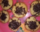 Foto langkah ke 4 dari resep Martabak mini menambah pundi-pundi.