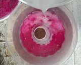 Foto langkah ke 3 dari resep Puding Santan Buah Naga.