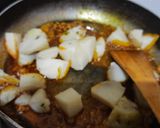 A picture of step 5 of Fennel seeds peri peri stir fry potato.
